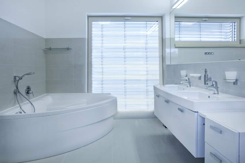 Neutral color bathroom design