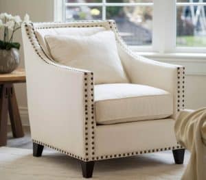 Traditional armchair with buttons