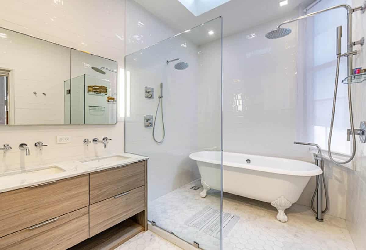 Clawfoot tub sitting in shower room