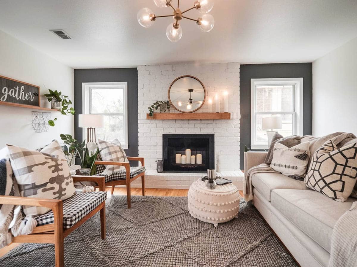 Large living room with gray niche wall