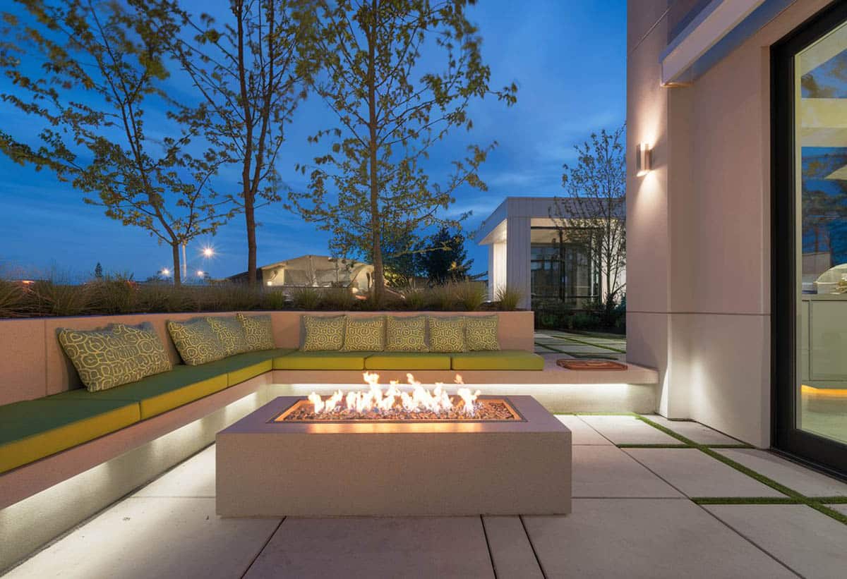Modern l shaped bench around firepit